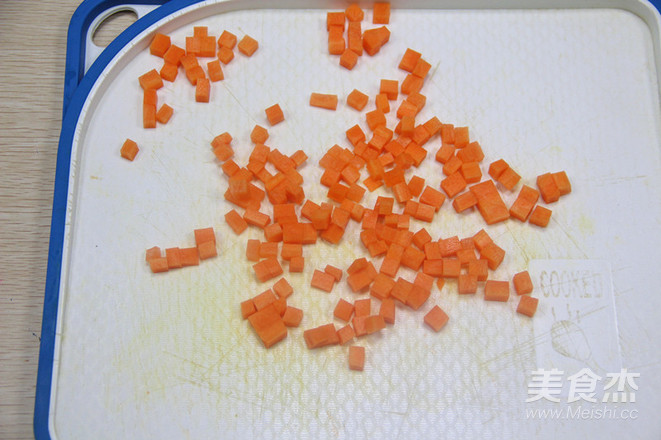 扬州炒饭的做法步骤：1