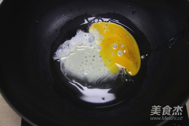 扬州炒饭的做法步骤:4