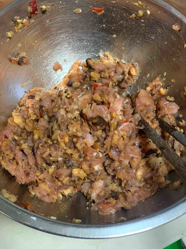 香菇瘦肉包子的做法步骤:7