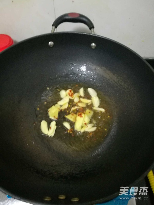 土豆烧鸡的做法步骤:9