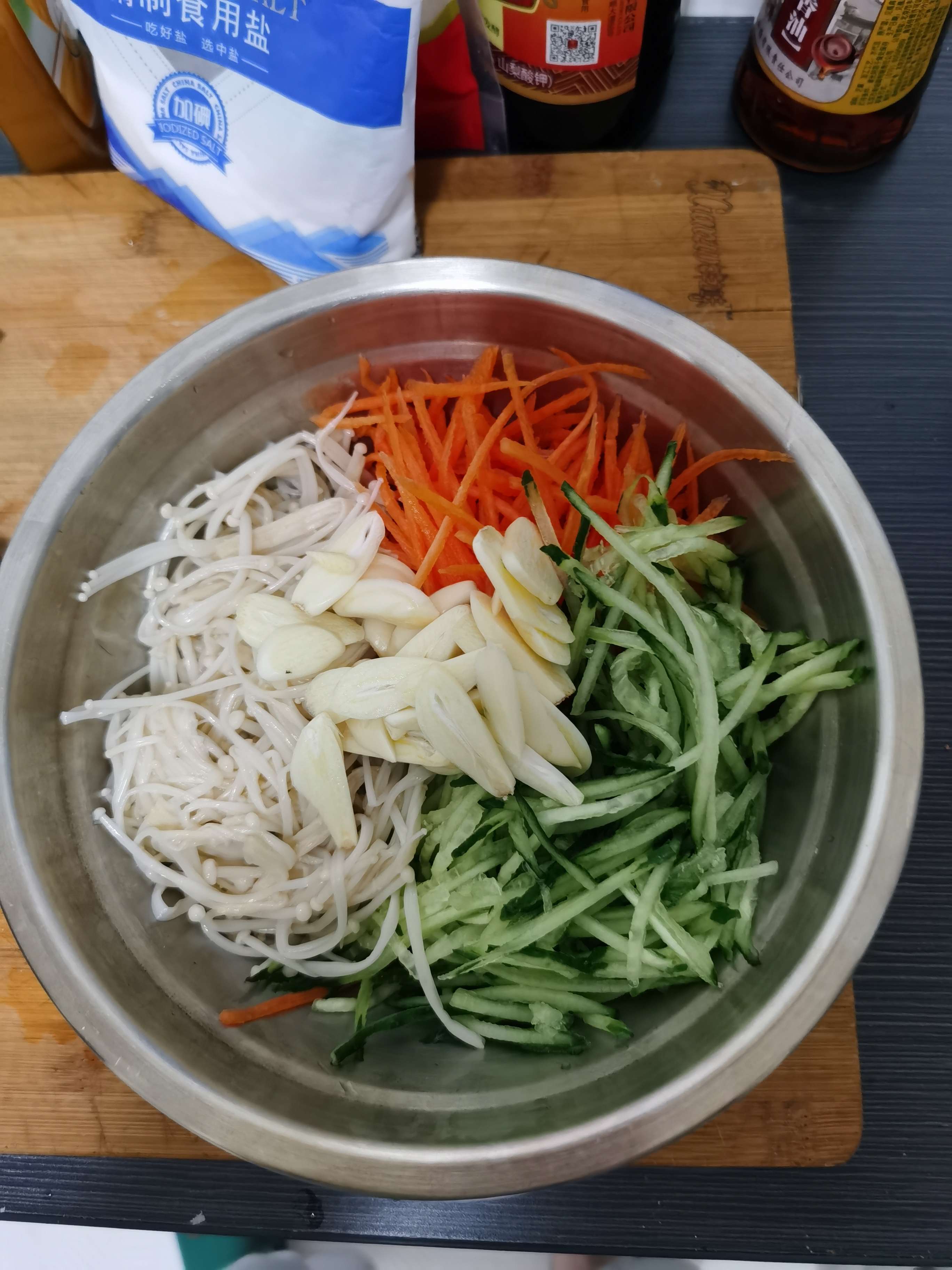 凉拌金针菇的做法步骤：6