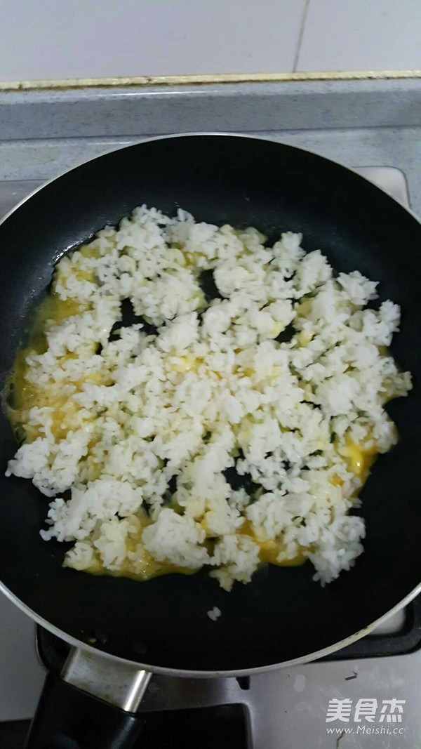 缤纷炒饭的做法步骤:11