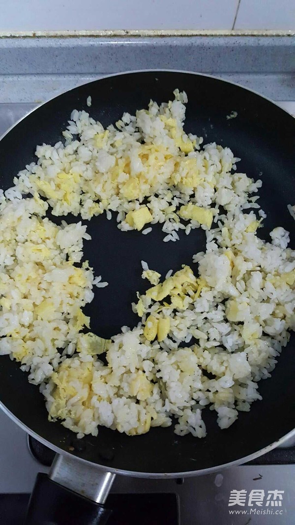 缤纷炒饭的做法步骤:11