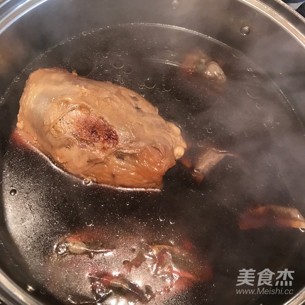 红烧牛肉面的做法步骤：1