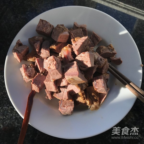 红烧牛肉面的做法步骤：2