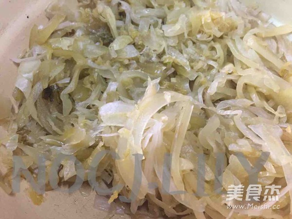 电饭煲鸡腿饭的做法步骤:6