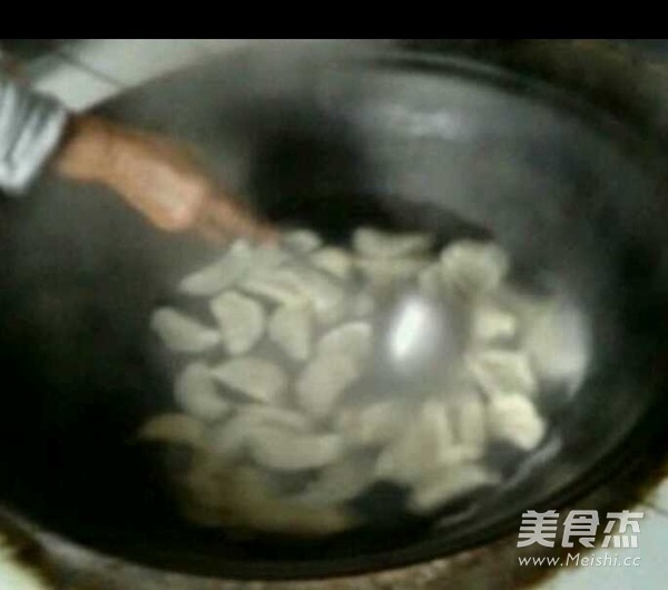 猪肉芹菜饺子的做法步骤：8