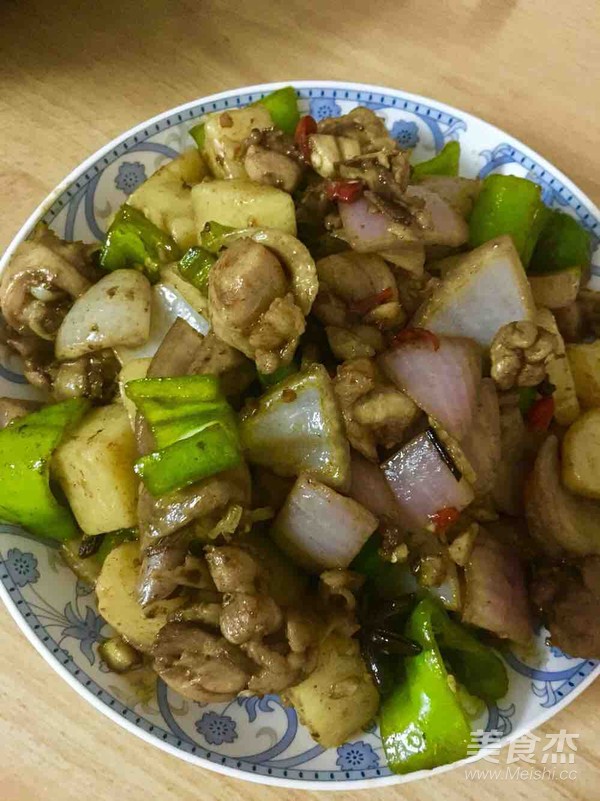 土豆烧鸡腿块的做法步骤：7