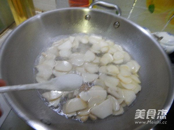 杏爆菇鸡蛋汤的做法步骤：4