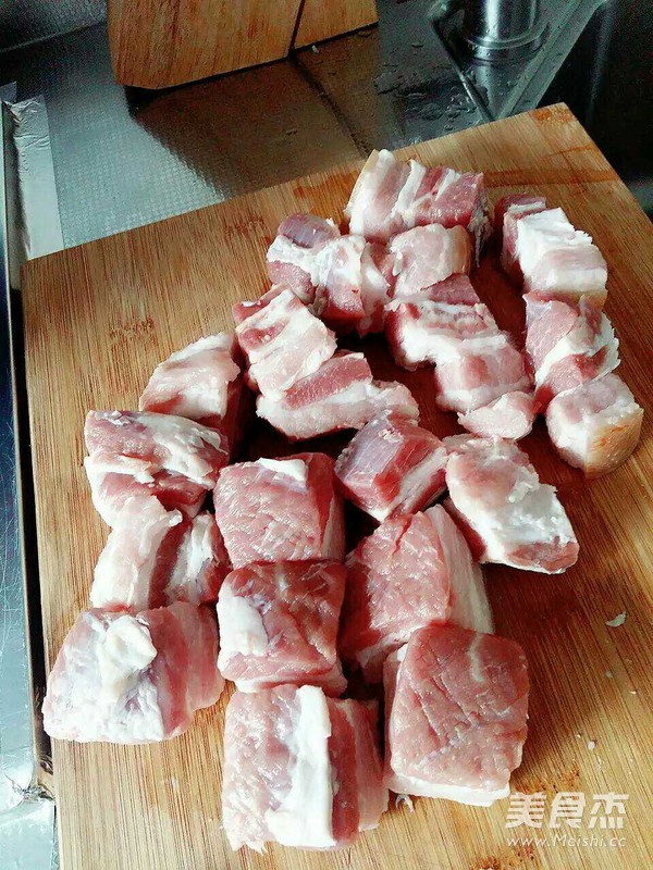 红烧肉的做法步骤：1