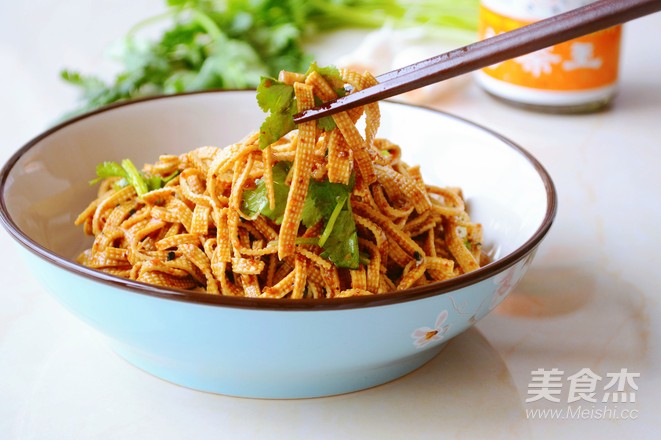 家常拌豆腐丝,吃就需两招~的做法步骤:10