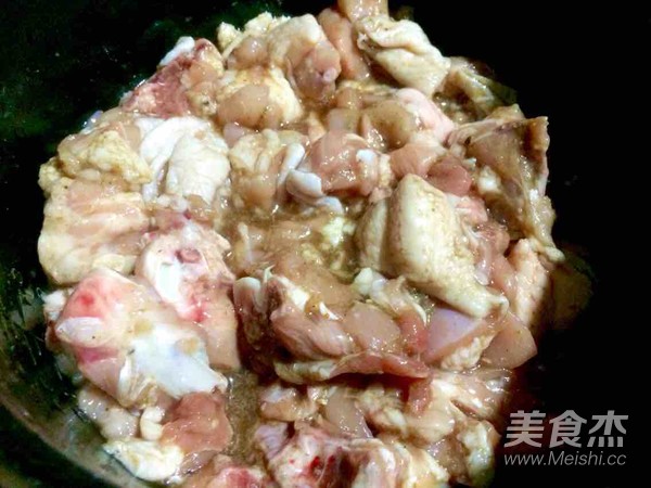 土豆烧鸡汤面的做法步骤：1