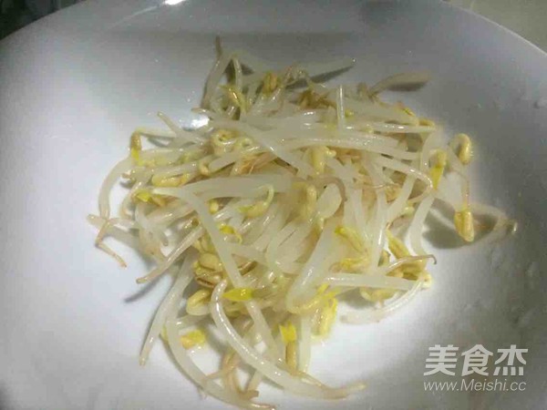 土豆烧鸡汤面的做法步骤：4