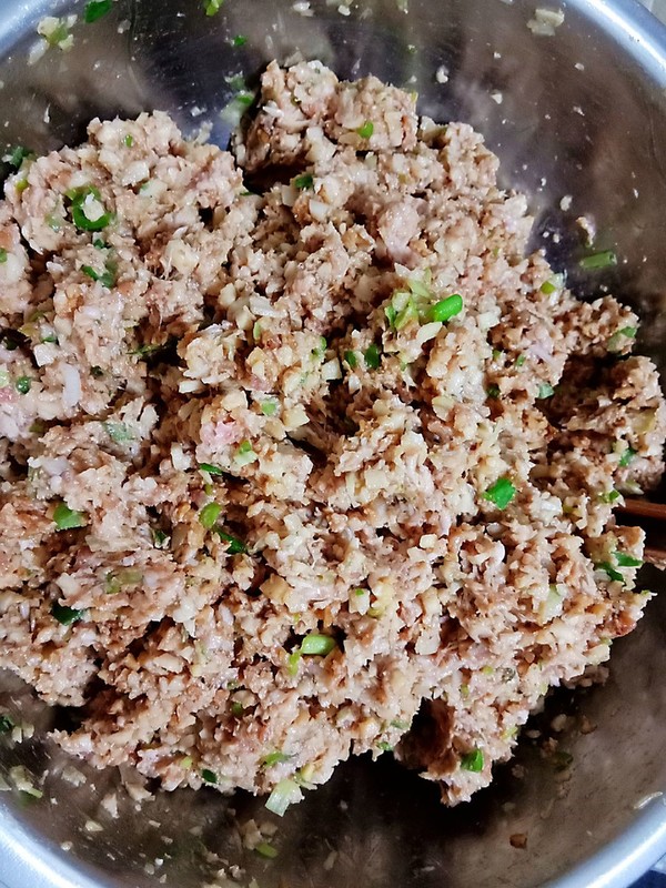 莲菜大肉水饺的做法步骤:5