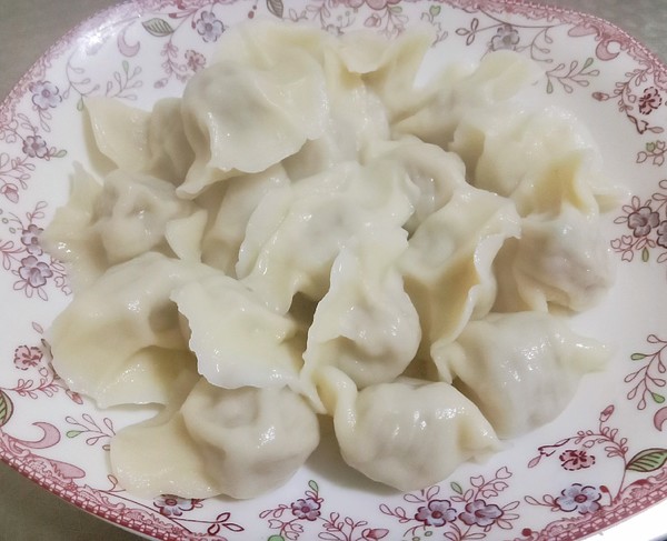 莲菜大肉水饺的做法步骤:7