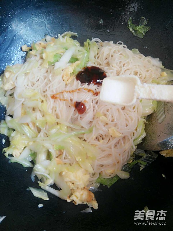 白菜炒面的做法步骤:9
