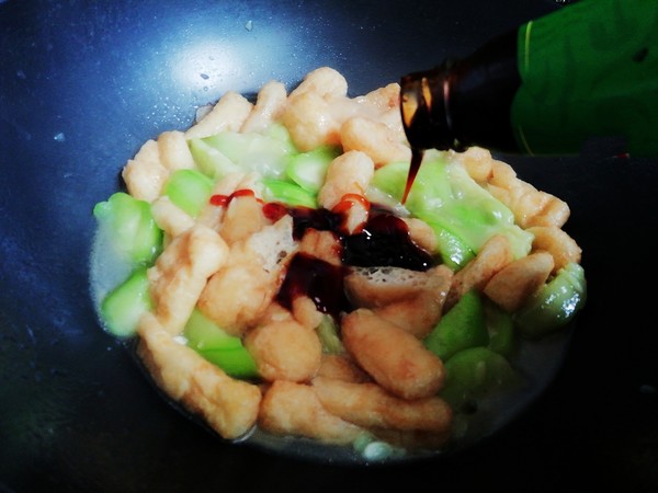 丝瓜炒油豆腐的做法步骤：7