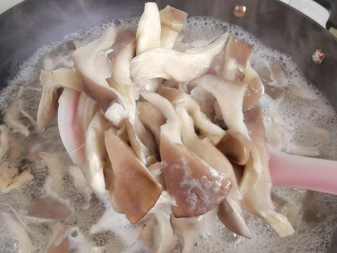 这1碗今天刚吃过,明天还想做,酸辣好吃实在是香的做法步骤:3