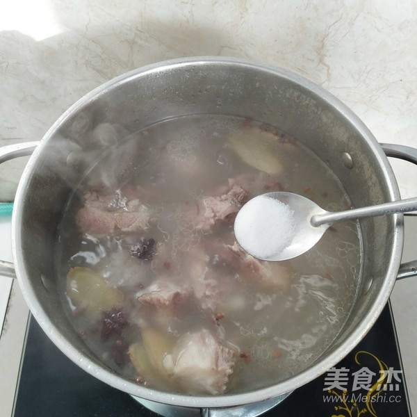 清汤排骨面的做法步骤:5