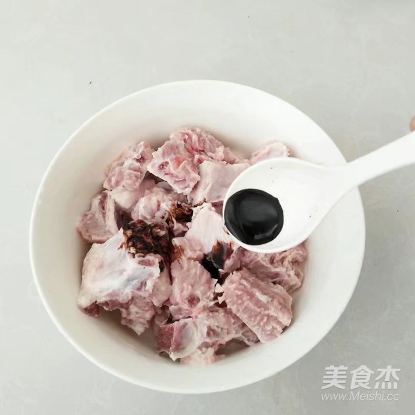 粉蒸五香排骨的做法步骤:7