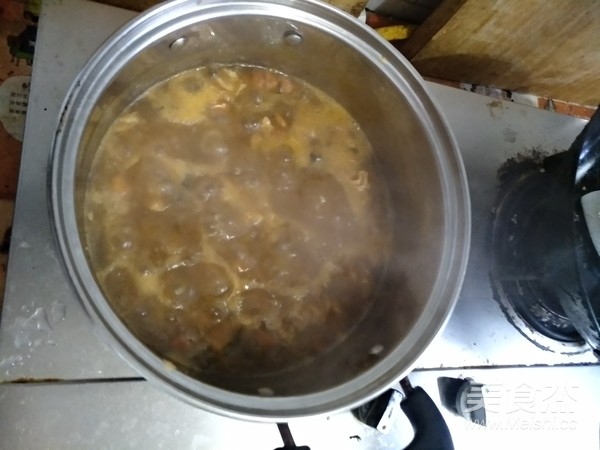 老坛酸菜牛肉胡辣汤的做法步骤：5