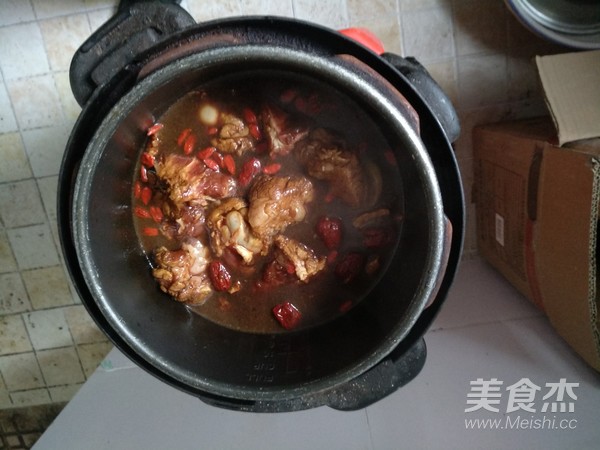 滋补酱骨头的做法步骤:3
