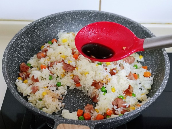 时蔬香肠炒饭的做法步骤:9