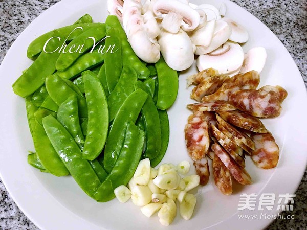 荷兰豆炒香肠的做法步骤:6