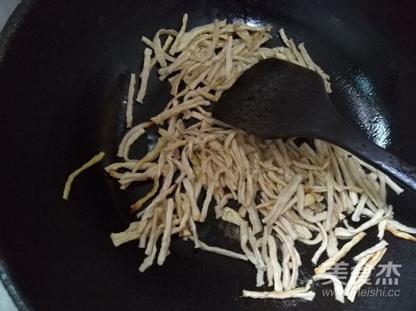马兰头炒萝卜干的做法步骤:3