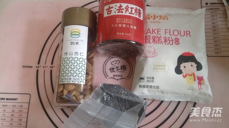 红糖芝麻香薄饼的做法步骤：1