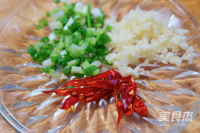 豆芽拌白菜丝的做法步骤：1