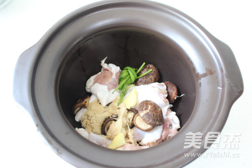 竹荪花菇鸭腿汤的做法步骤:6