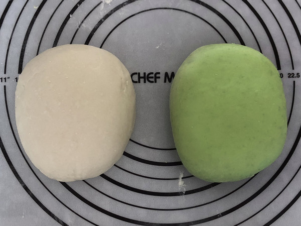 虾仁三鲜馅儿翡翠白玉水饺的做法步骤：1