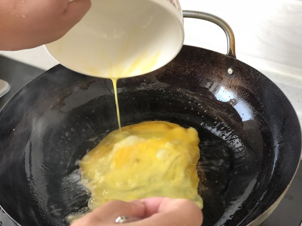 虾仁三鲜馅儿翡翠白玉水饺的做法步骤:7