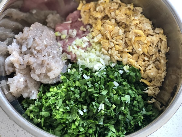 虾仁三鲜馅儿翡翠白玉水饺的做法步骤:8
