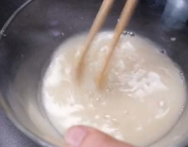 1小时快速发面法,这样发面又松又软,做成的五珍粉包子比买的好吃多了的做法步骤:4
