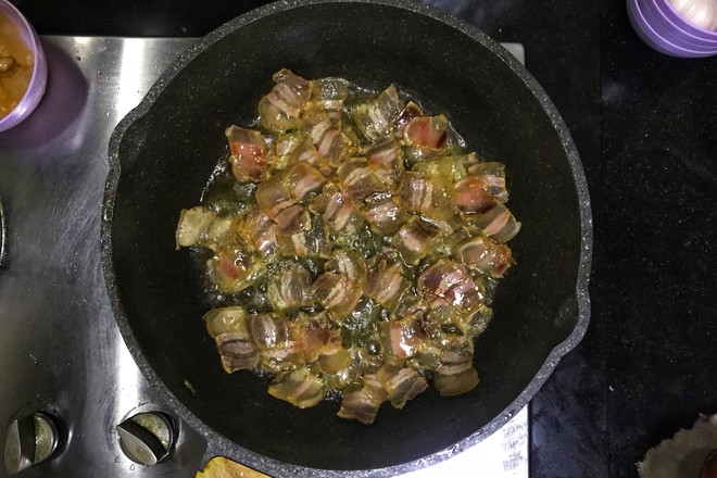 风吹肉炒香干的做法步骤：3