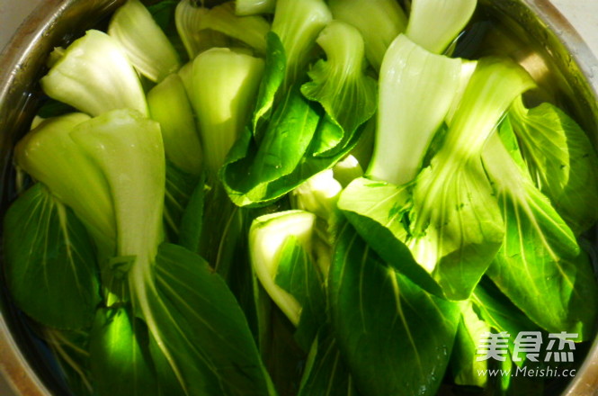 翡翠鸡肉油菜水饺的做法步骤：4