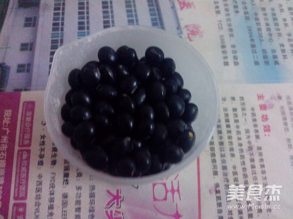 黑芝麻黑豆浆的做法步骤：1