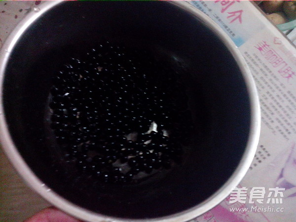 黑芝麻黑豆浆的做法步骤:2