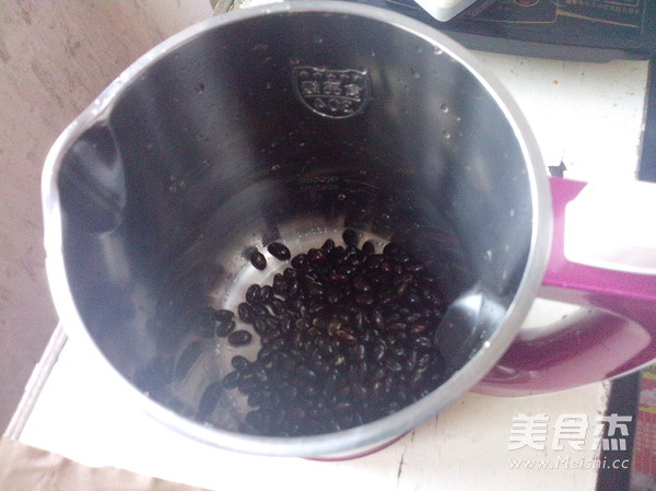 黑芝麻黑豆浆的做法步骤:4