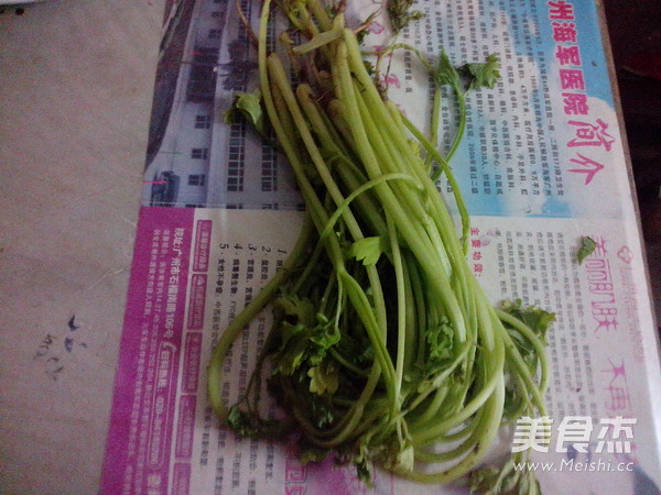 豆子芹菜炒肉丸的做法步骤：3