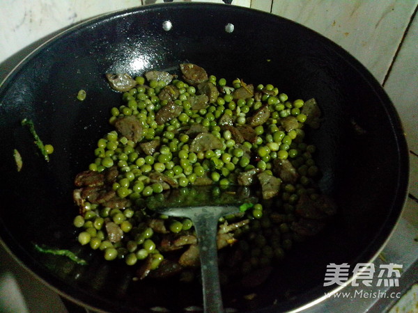 豆子芹菜炒肉丸的做法步骤：10