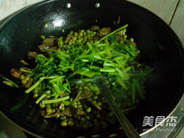 豆子芹菜炒肉丸的做法步骤：11