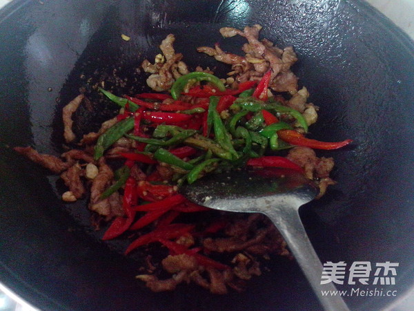 辣椒炒肉的做法步骤:11