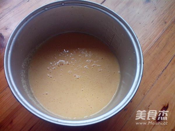 红萝卜豆浆渣饼的做法步骤：1