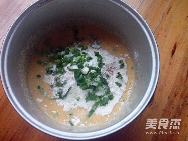 红萝卜豆浆渣饼的做法步骤:3