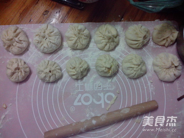 猪肉包菜包子的做法步骤:11