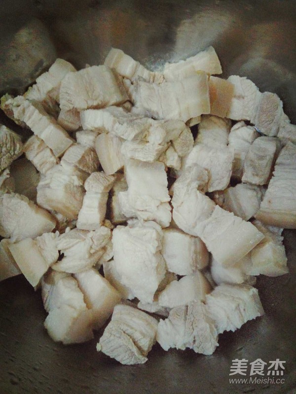 大蒜红烧肉的做法步骤:2