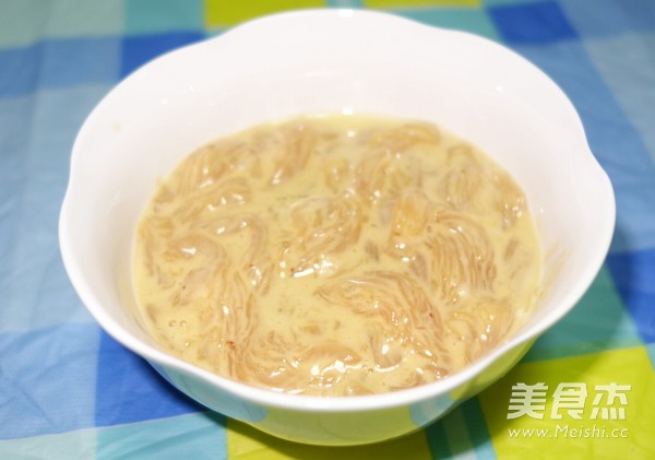 香酥鸡柳的做法步骤:2